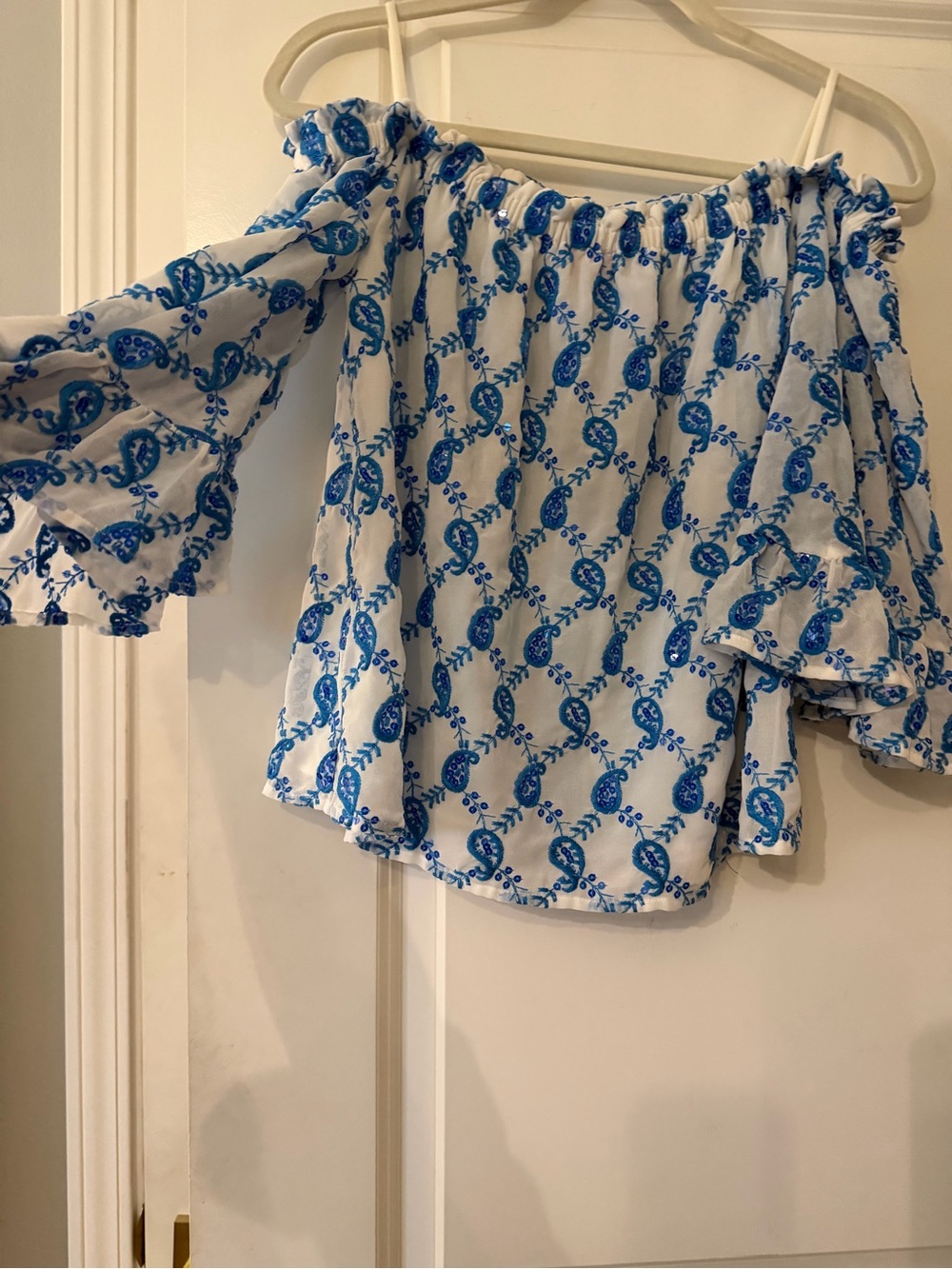 Lilly Pulitzer size Med off shoulder  on Cream Fabric with Blue Print